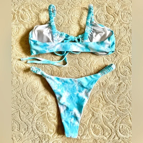 SHEIN BLUE AND WHITE TIE-DYE BIKINI SET -SIZE M - Picture 2 of 3